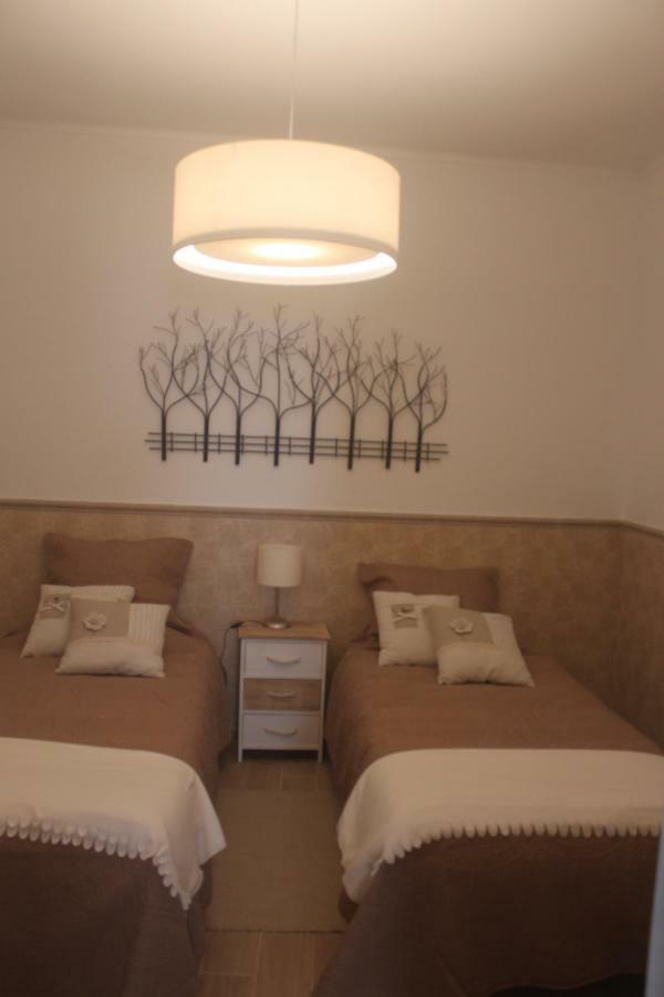 Isaura Henriques Apartment เปนิช ภายนอก รูปภาพ